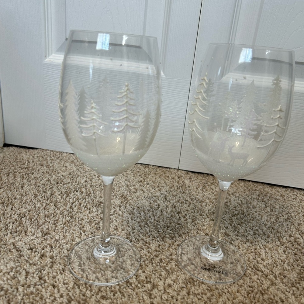 Elegant White Hand Painted Wine Glasses - Picture 3 of 3
